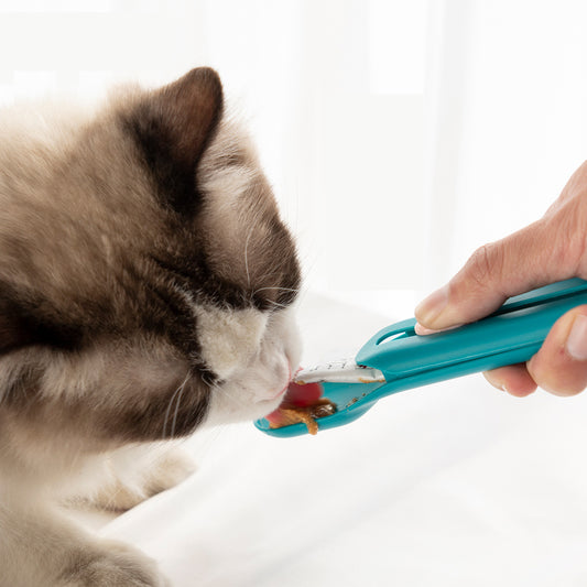 Cat Strip Spoon Feeder